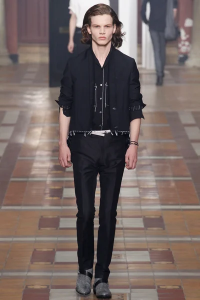 Look 13